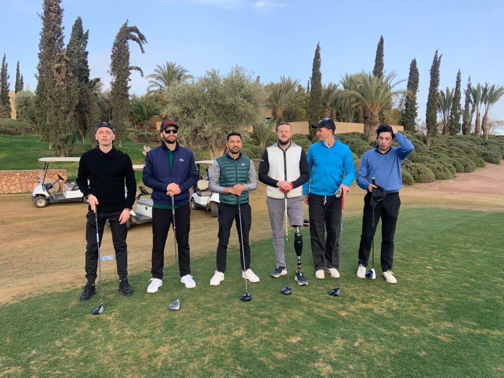 Edouard Davry et ses stagiaires sur le parcours lors d'un stage de golf