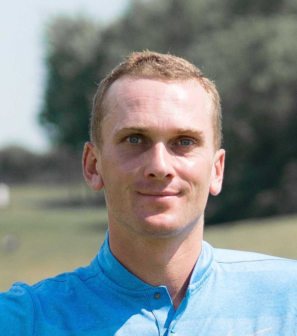 Portrait d'Edouard Davry, entraîneur de golf et formateur