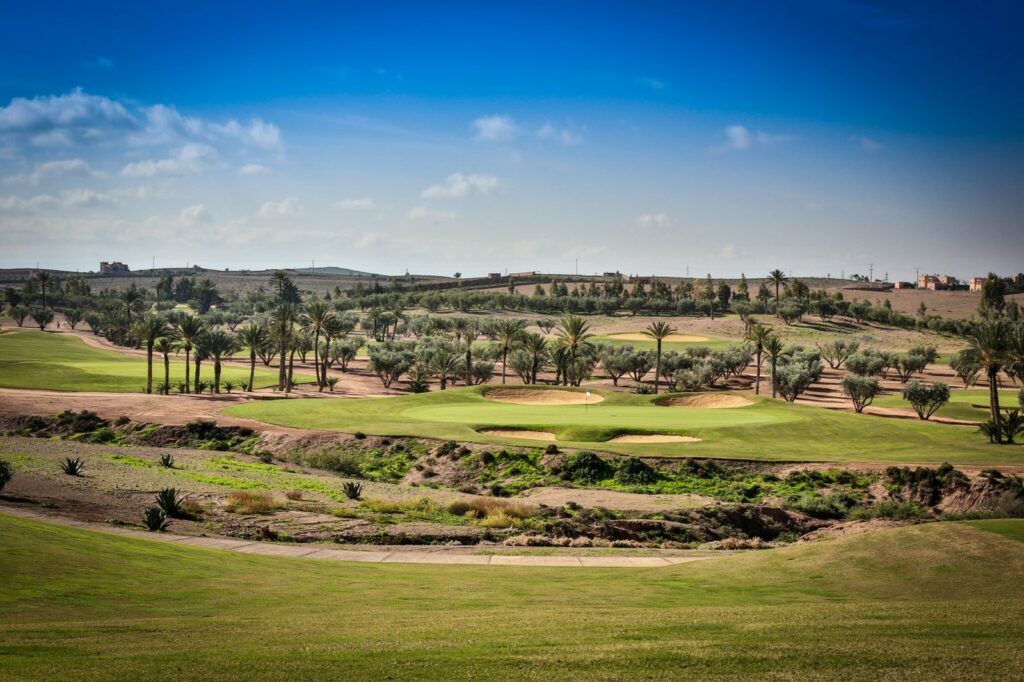 Le parcours de l'Assoufid Golf Club à Marrakech, entre fairways et palmiers