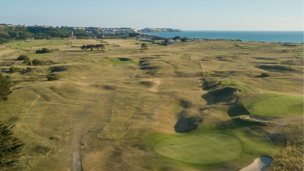 Le parcours des Dunes du Golf Club de Granville et ses fairways entre les dunes