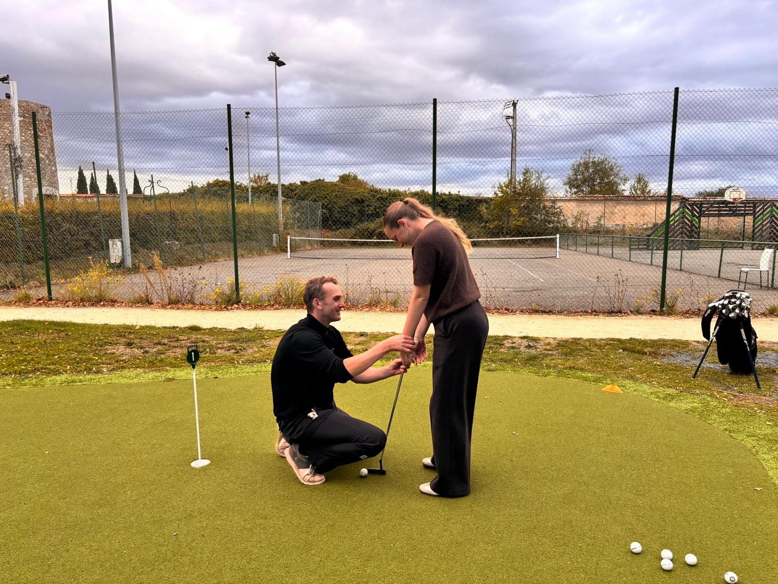 Premier cours de golf en Essonne : travail du putting avec Edouard Davry